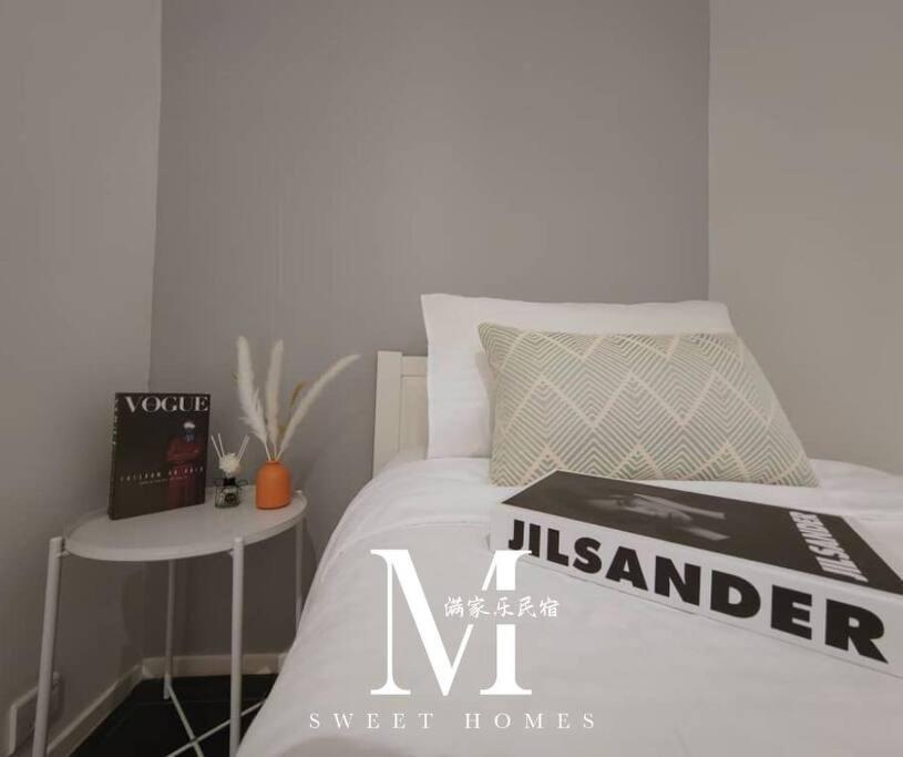 Arcoris Mont Kiara 19# Deluxe 1 Bedroom With Balcony Kl #1-3pax